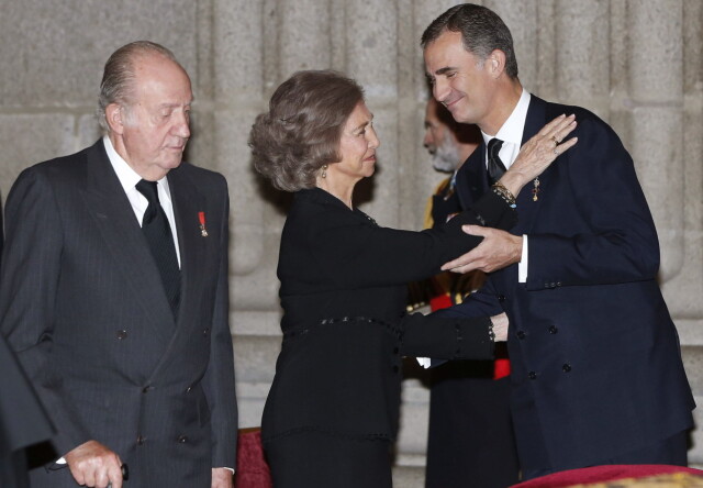 TRONSKIFTE: Kong Felipe tok over etter sin far, kong Juan Carlos. Prinsesse Christina var ikke invitert til innsettelsesseremonien i Madrid. Foto: Afp TRONSKIFTE: Kong Felipe tok over etter sin far, kong Juan Carlos. Prinsesse Christina var ikke invitert til innsettelsesseremonien i Madrid. Foto: Afp